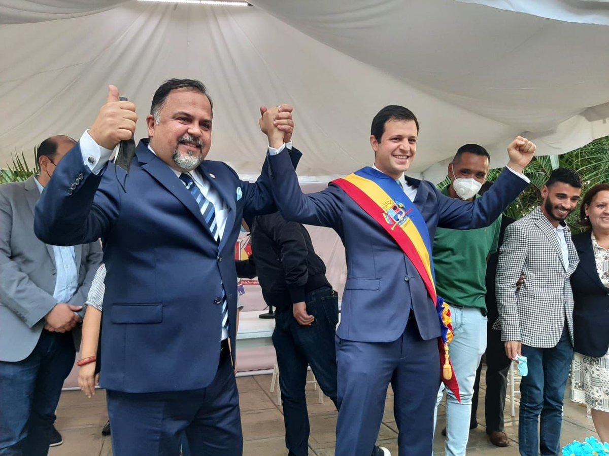 verdaddeeleazar's tweet photo. Me llegan nuevos detalles de Fuerza Vecinal. Investigan a Omar Nowak, PRESIDENTE del Concejo Municipal del Hatillo. Encargado de recibir $ de Pdvsa/Cripto para junto a los demás concejales cambiar la zonificación del cigarral y así construir el Mega Traki

ESTO PICA Y SE EXTIENDE https://t.co/CnQbftlV1B