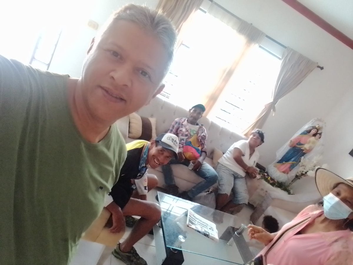 Davidtoscanom's tweet photo. Seguimos #escuchando a la #gente y leyendo #hoy #domingo @elmeridiano_co
#DavidTeEscucha
#DavidToscano
#TolúNosNecesita https://t.co/2sn7J7ri35