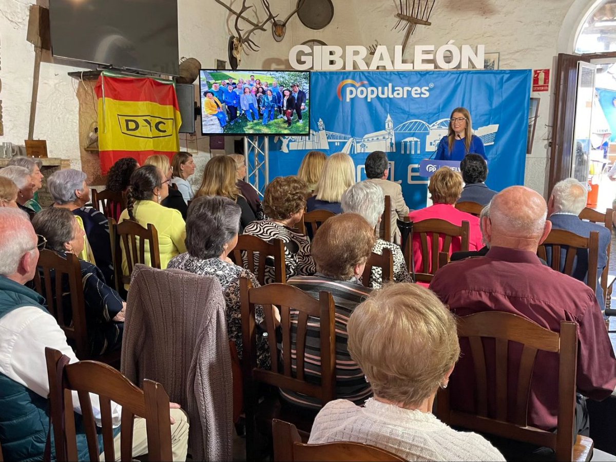 pphuelva's tweet photo. 🗳️ Presentación de la candidatura y candidata a la Alcaldía de de Gibraleón, Paqui Rosa y su equipo.

Con ella volverá el próximo #28M a tener los oletenses la alcaldesa que su pueblo está necesitando.

¡Enhorabuena Paqui!
 
#AtréveteGibraleón

#PPHuelva #Huelva #Gibraleón https://t.co/oAjclfwX9o