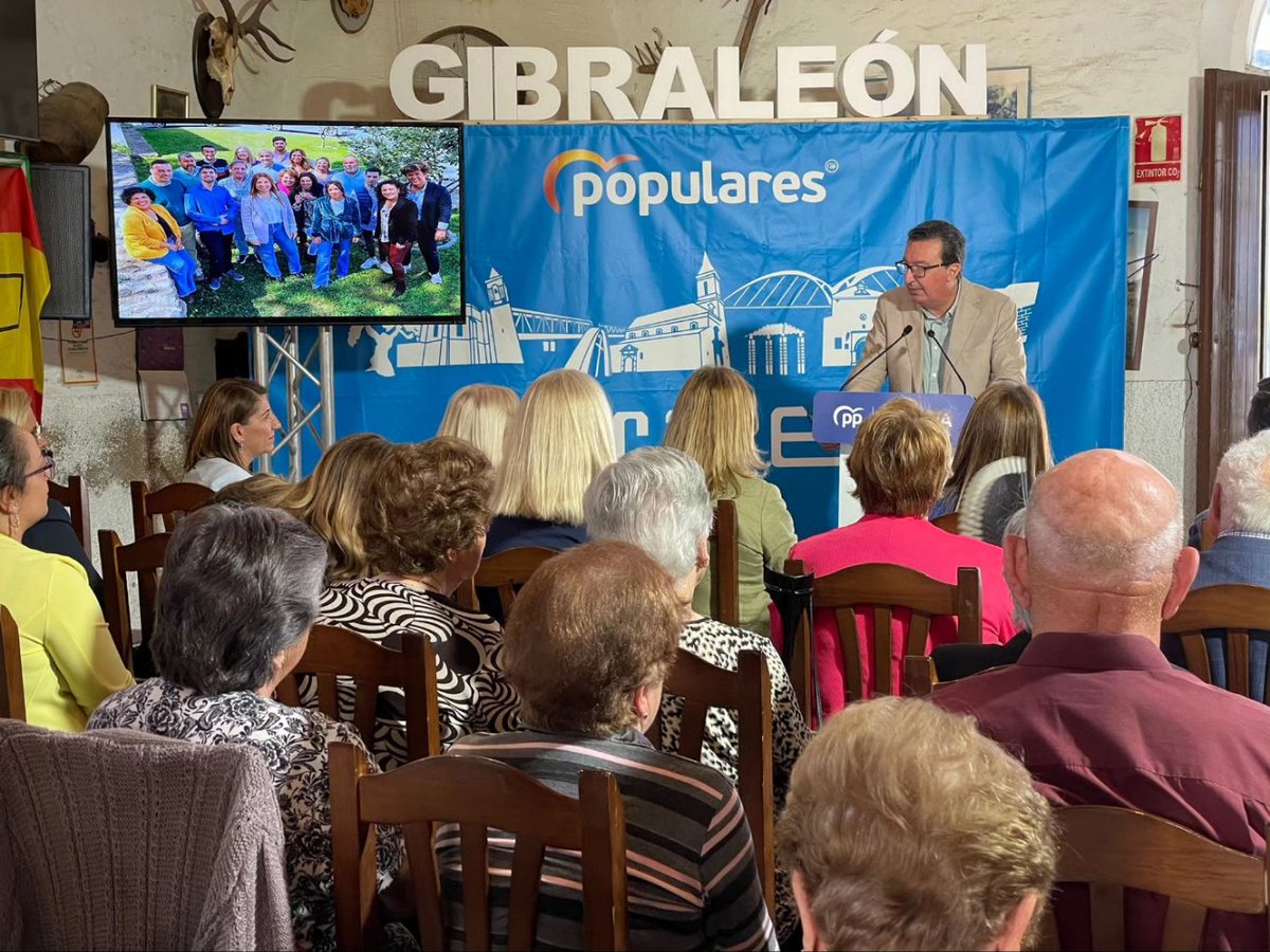 pphuelva's tweet photo. 🗳️ Presentación de la candidatura y candidata a la Alcaldía de de Gibraleón, Paqui Rosa y su equipo.

Con ella volverá el próximo #28M a tener los oletenses la alcaldesa que su pueblo está necesitando.

¡Enhorabuena Paqui!
 
#AtréveteGibraleón

#PPHuelva #Huelva #Gibraleón https://t.co/oAjclfwX9o