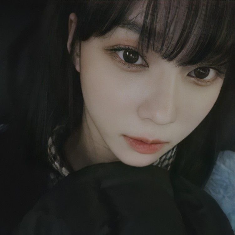 nikaningi's tweet photo. bakit mo naman minumura yung cctv, winter? 😩

#aespa #WINTER https://t.co/O4u08gSiKu