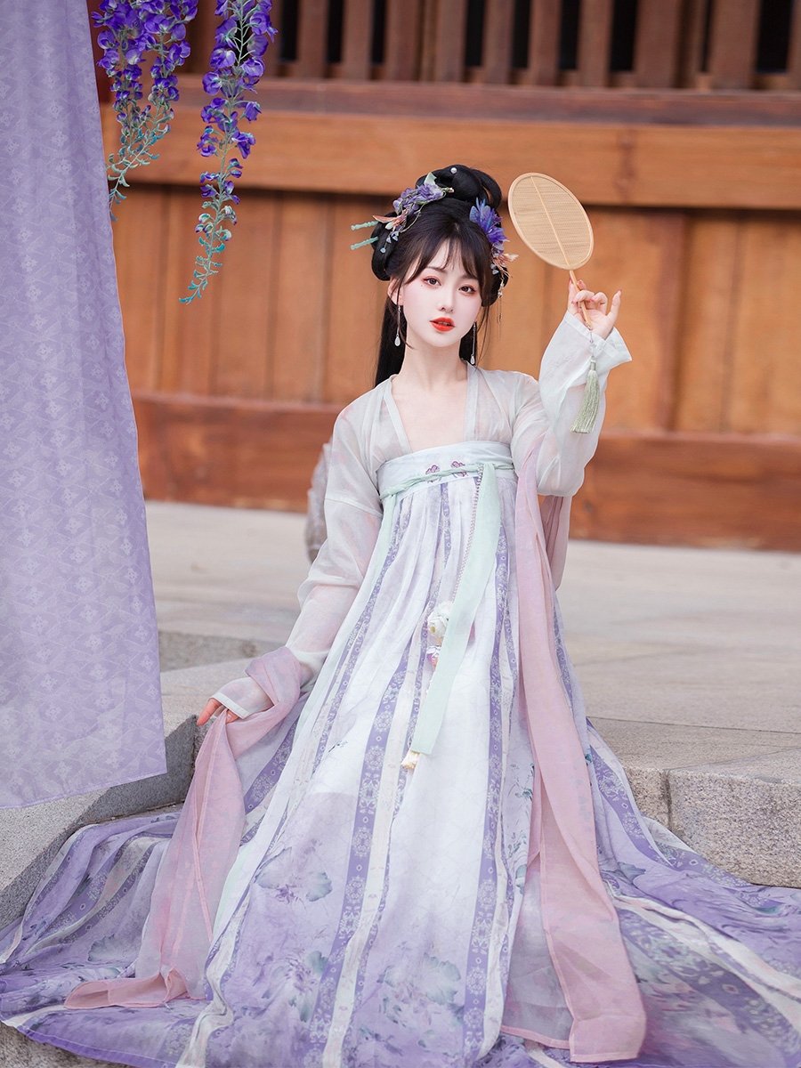 Beautiful_Hanfu's tweet photo. 唐制汉服 
Hanfu of Tang Dynasty style 

#ChineseCostume #中国风 #中華風
 #Chinese_style #hanfu_challenge
#汉服 #漢服 #한푸 #hanfu https://t.co/rZnoNOsc7F