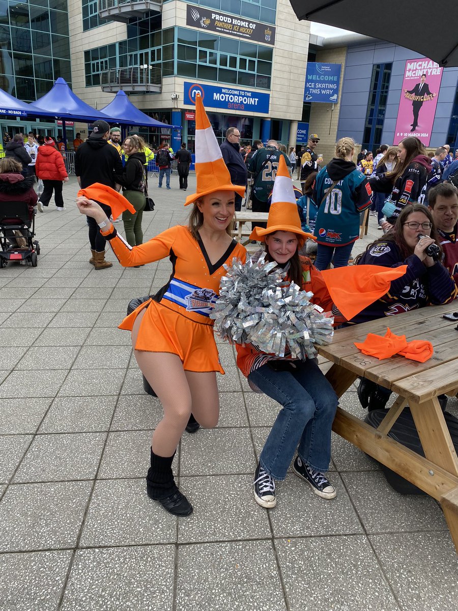 Lucy Ann Winter tweet media