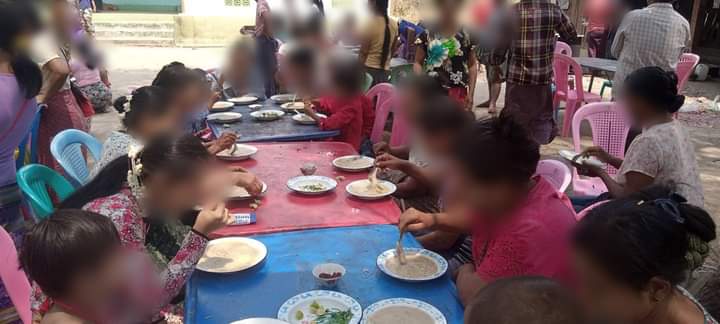miN13700's tweet image. #RevolutionaryThingyan together with feeding Satuditha (public charity feast) was held in a people's education school in Sagaing Region's #Budalin township on April 16.

#2023Apr16Coup
#WhatsHappeningInMyanmar