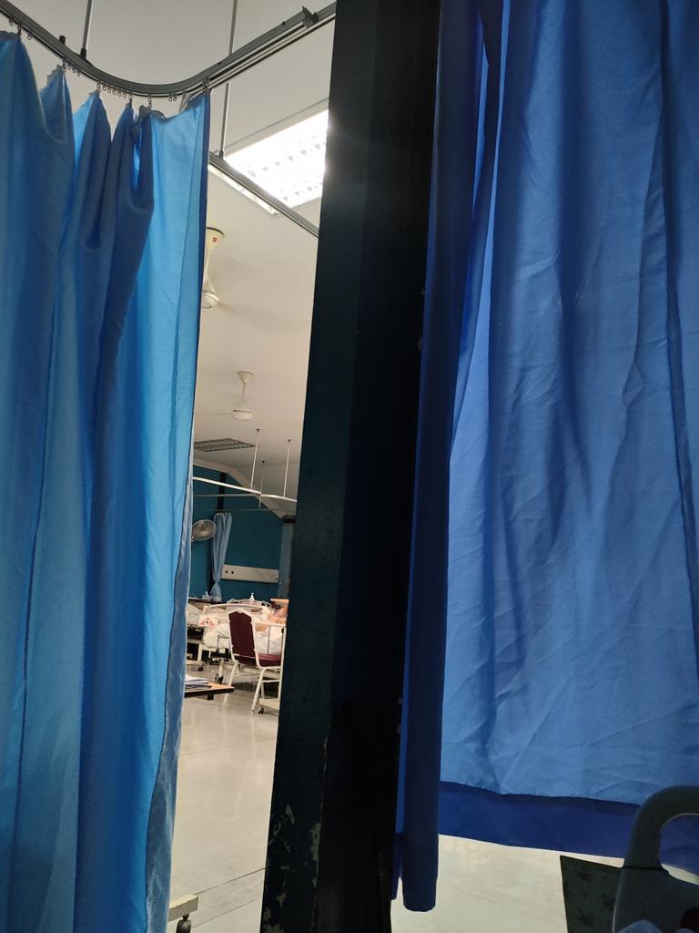 PakMb's tweet photo. Hari ke 2 warded kat Hospital KKB selepas alami mild stroke pada pagi Jumaat yg baru lepas. Alhamdulillah keputusan CT Scan tidak menunjukkan adanya sebarang pendarahan di otak .. https://t.co/NrnuZg2cRd