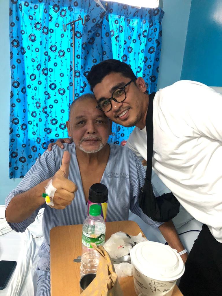 PakMb's tweet photo. Hari ke 2 warded kat Hospital KKB selepas alami mild stroke pada pagi Jumaat yg baru lepas. Alhamdulillah keputusan CT Scan tidak menunjukkan adanya sebarang pendarahan di otak .. https://t.co/NrnuZg2cRd