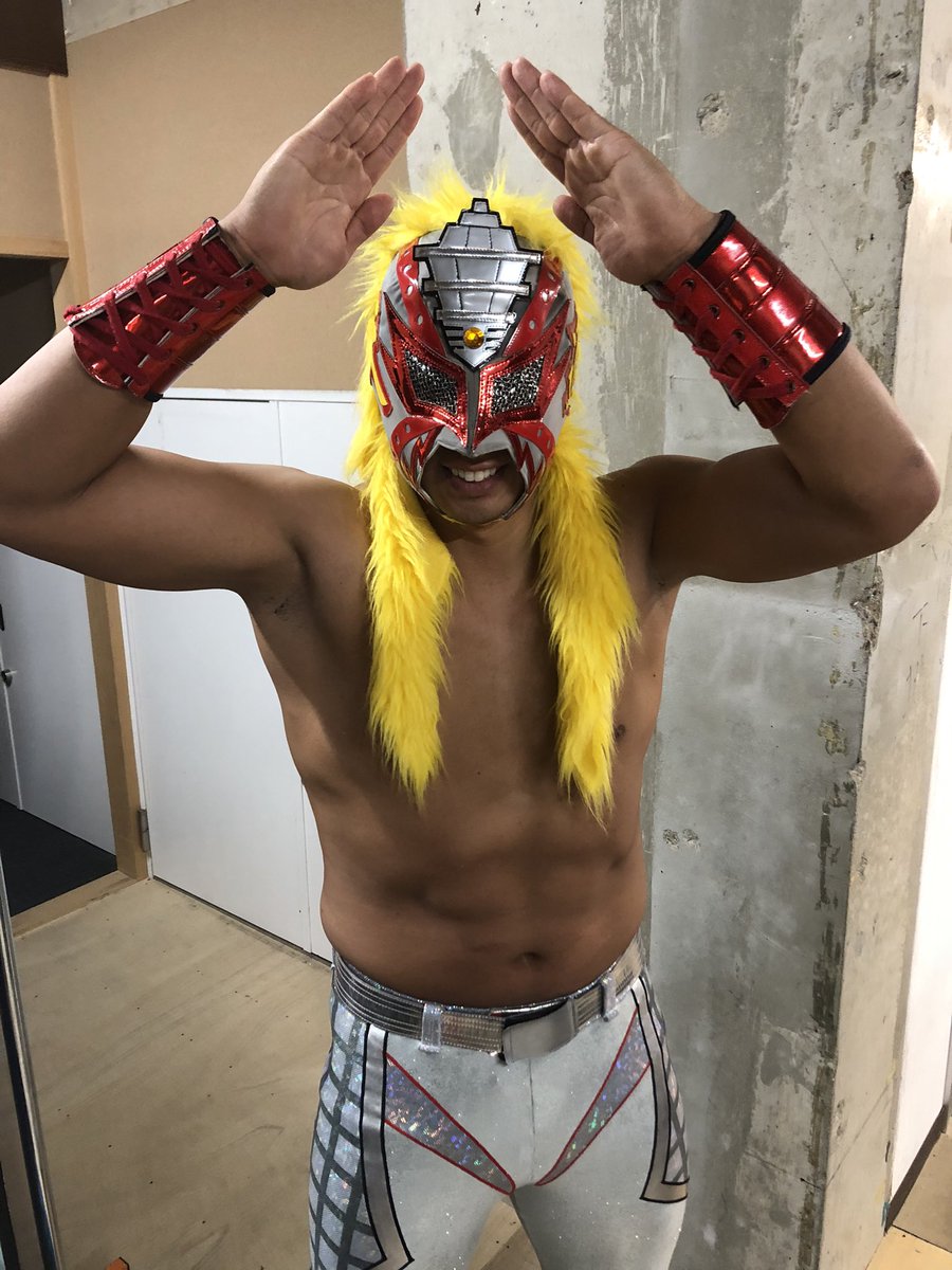 scumbastard_yuu's tweet photo. やっと会えました。
#IWDT
#通天閣下 https://t.co/QnCawUOtiJ
