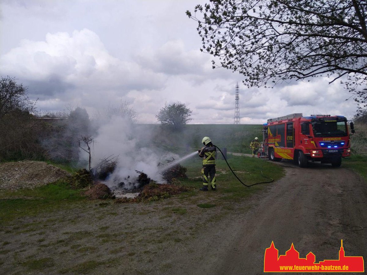 ➕ Rauchentwicklung im Freien ➕

16.04.2023, 14.42 Uhr
B1 - unklare Rauchentwicklung
An der Hummel
Teichnitz - Bautzen

Es handelte sich um einen Brand von Unrat.

Alarmierte Kräfte:
BF Bautzen
FF Kleinwelka
Polizei

#imEinsatzfuerBautzen