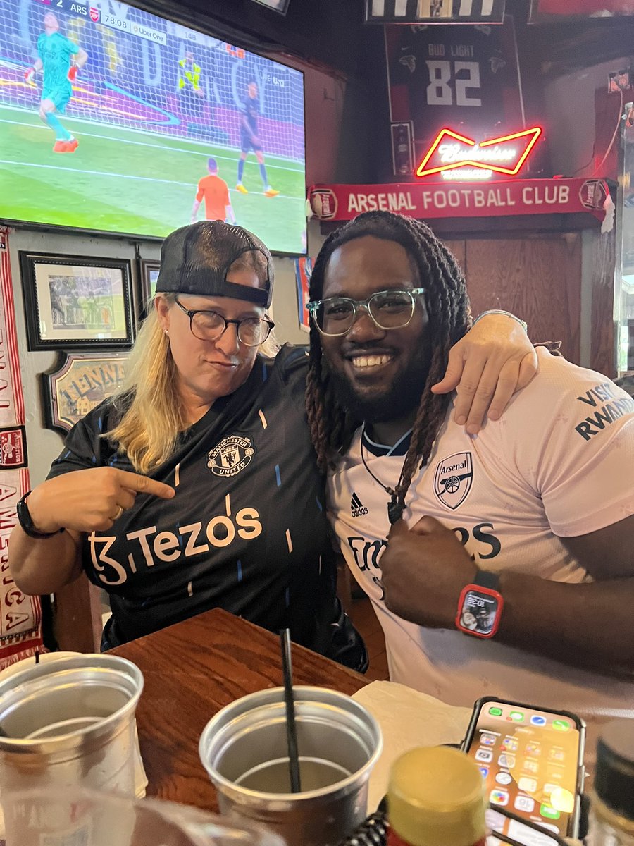 ragamfn's tweet photo. It’s all love when we don’t play each other! 😁 #MYPLMORNING #GGMU #MANUTD #MANCHESTERISRED #MUFC #MUFCFANS #MUFCATL #MANUTDATL @PREMIERLEAGUE #nbcsportssoccer https://t.co/pdADEwnDvs