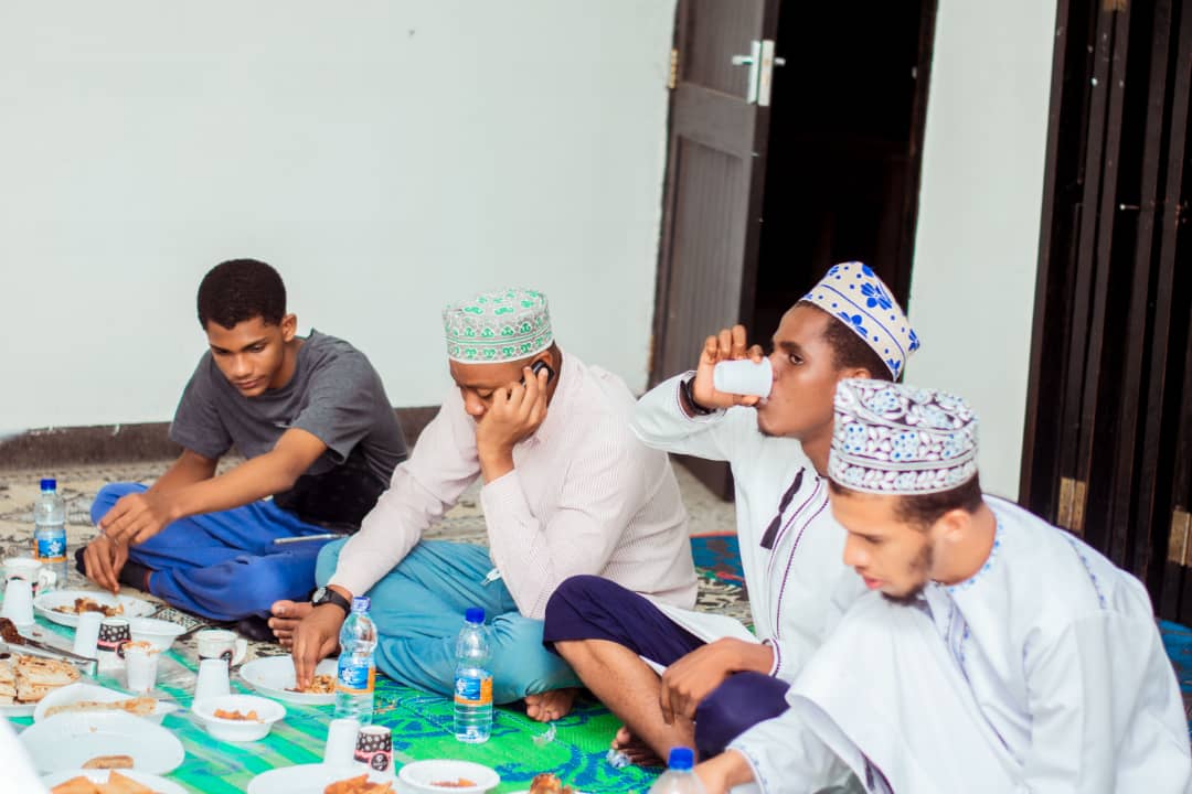 Tapsarise tapsashine 💥 Siku ya jana 16th April tulifanya tapsa ifatar kwa chapter ya ZSH  tukiwa pamoj na mlezi wetu wa tapsa pamoja na wageni wetu kutoka  Tapsa Suza🥰🙏🏼...#Alhamdulillah together we can💪🏼
Tudumishe upendo na mshikamano .kazi iendelee
<a href="/tapsatanzania/">TAPSA Tanzania</a> <a href="/ZshOfficial/">Zanzibar School of Health (ZSH)</a>