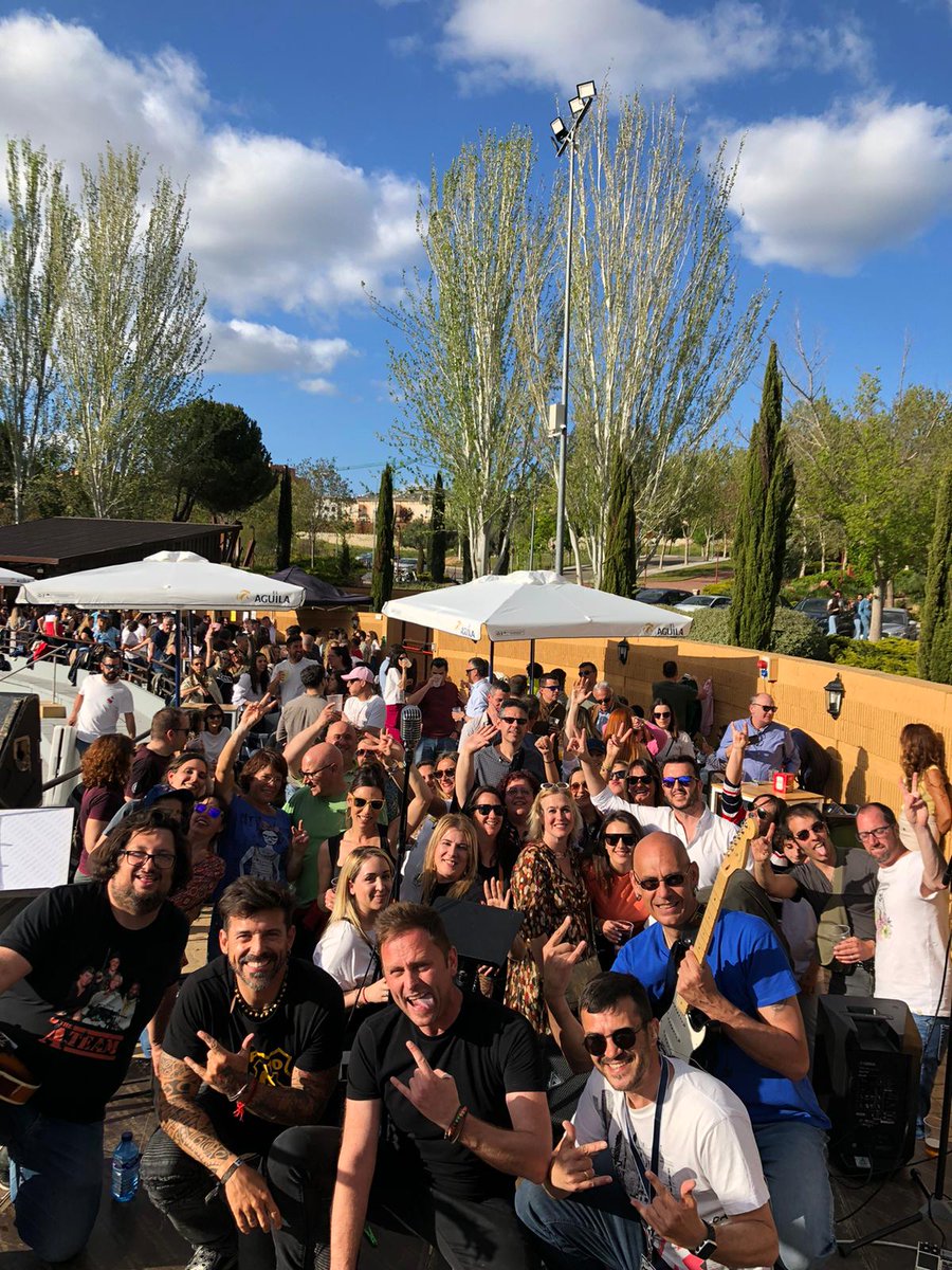 puntogtributoh1's tweet photo. GRAN CONCIERTO EN EL PEDRO DIAZ DE GUADALAJARA!!! MIL GRACIAS a la organización q nos trato mejor q en brazos!! Y A TODOS LOS PUNTOGER@S Q OS ACERCAISTEIS!!!! SE OS QUIERE!!! 🥰🥰🥰🎙️🎸🎵🎶🎹 https://t.co/Qx776Aw46i