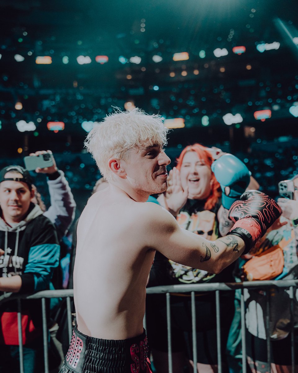 KyberCait's tweet photo. ethan nestor (@CrankGameplays) defeats leonhart (@LeonhartYT), round two tko https://t.co/YnKw39Aufw