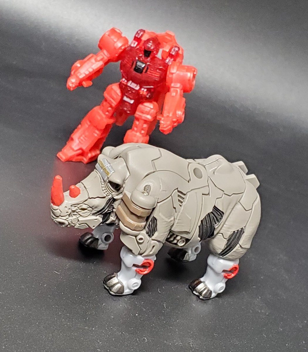 burazion's tweet photo. ついに発売になったビースト覚醒シリーズ！さっそく何個か買って、無事「バーニングプラズマブラスター」と「覚醒ウェポン　サイドス」の二つの特典をゲットできました！

嘘です！！！！

#ビースト覚醒
#トランスフォーマー
#サイドス先生
#暴力は暴力の連鎖を生むだけだ
#けっさく https://t.co/dvG81YCG3H
