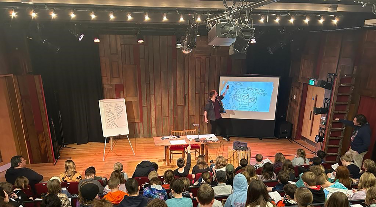 TheStoryMuseum's tweet photo. Lovely to have @JamieSmart with us for Day 2 of #PhoenixComicFest with @PhoenixComicUK https://t.co/F2yWbUXoBY