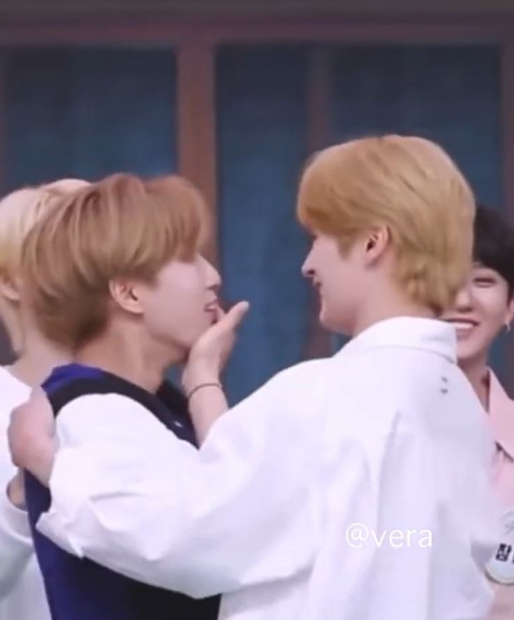 сладуси 
JYPE RESPOND TO STRAY KIDS FANS #JYPEDoBetterForSKZ 
#JYP존경스트레이키즈
<a href="/stay_support/">Stray Kids Supporters</a> <a href="/Stray_Kids/">Stray Kids</a>