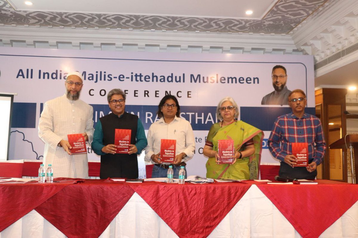 jameelwecan's tweet photo. जयपुर में बैरिस्टर @asadowaisi साहब ने दानिशवरों के साथ राजस्थान के मुसलमानों की सामाजिक, शैक्षणिक, राजनीतिक और आर्थिक हालात पर एक कार्यक्रम Muslims in  Rajasthan में शिरकत की और रिपोर्ट लॉन्च की | https://t.co/UDBshXkY62