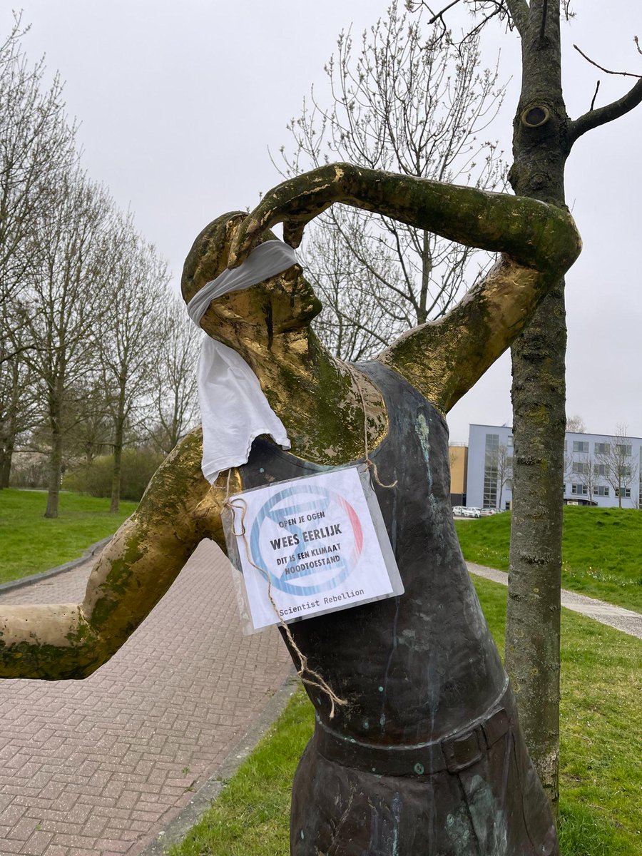 NLRebellion's tweet photo. Opnieuw om aandacht te vragen voor de gevolgen van de klimaat- en ecologische crisis waar we middenin zitten. Zoals in Almere [2/13] https://t.co/VRSsulZvhs