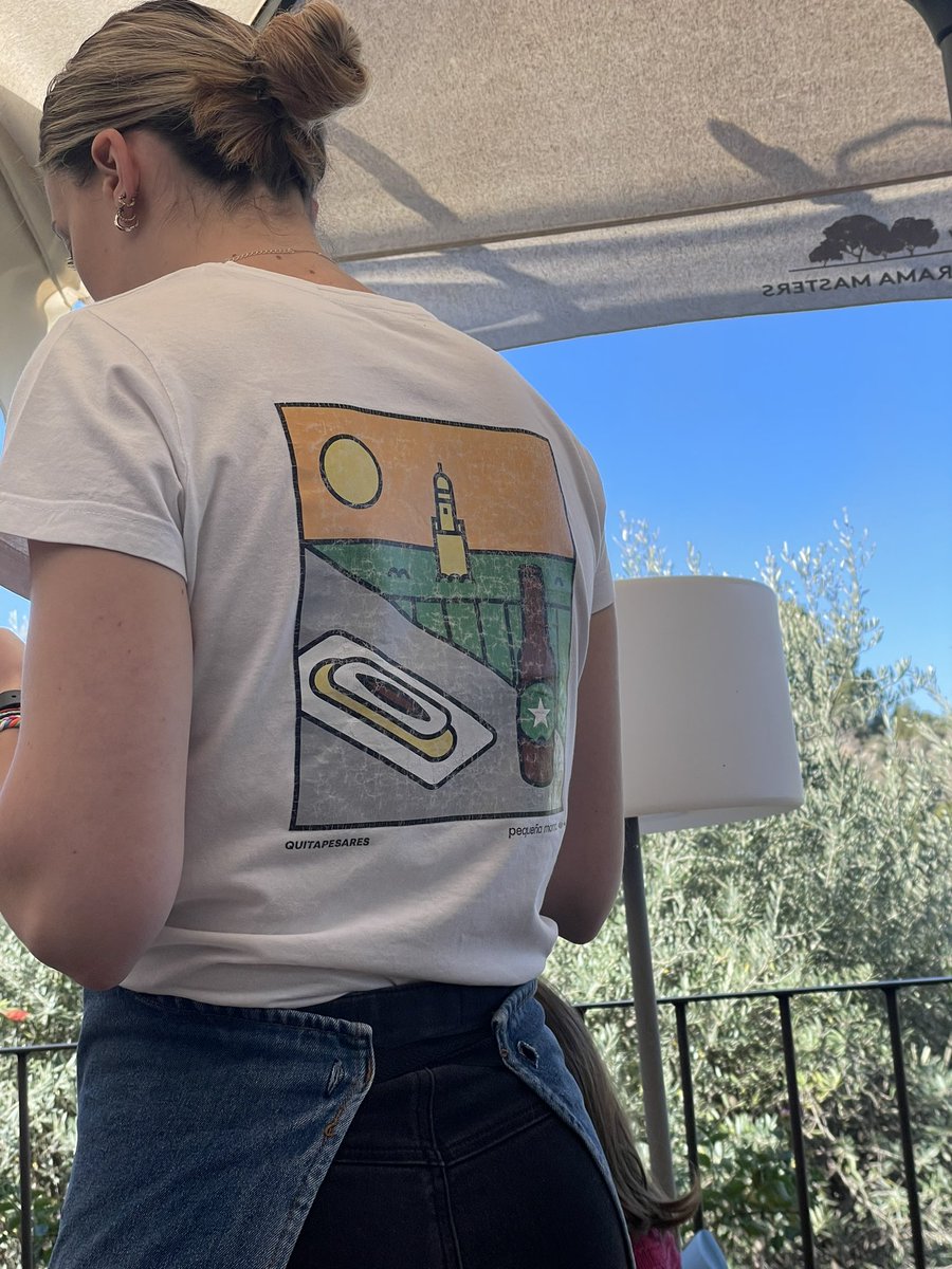 eQisti's tweet photo. Alguien de #Murcia que sepa donde puedo encontrar esta camiseta? https://t.co/B4qHBJi3xs