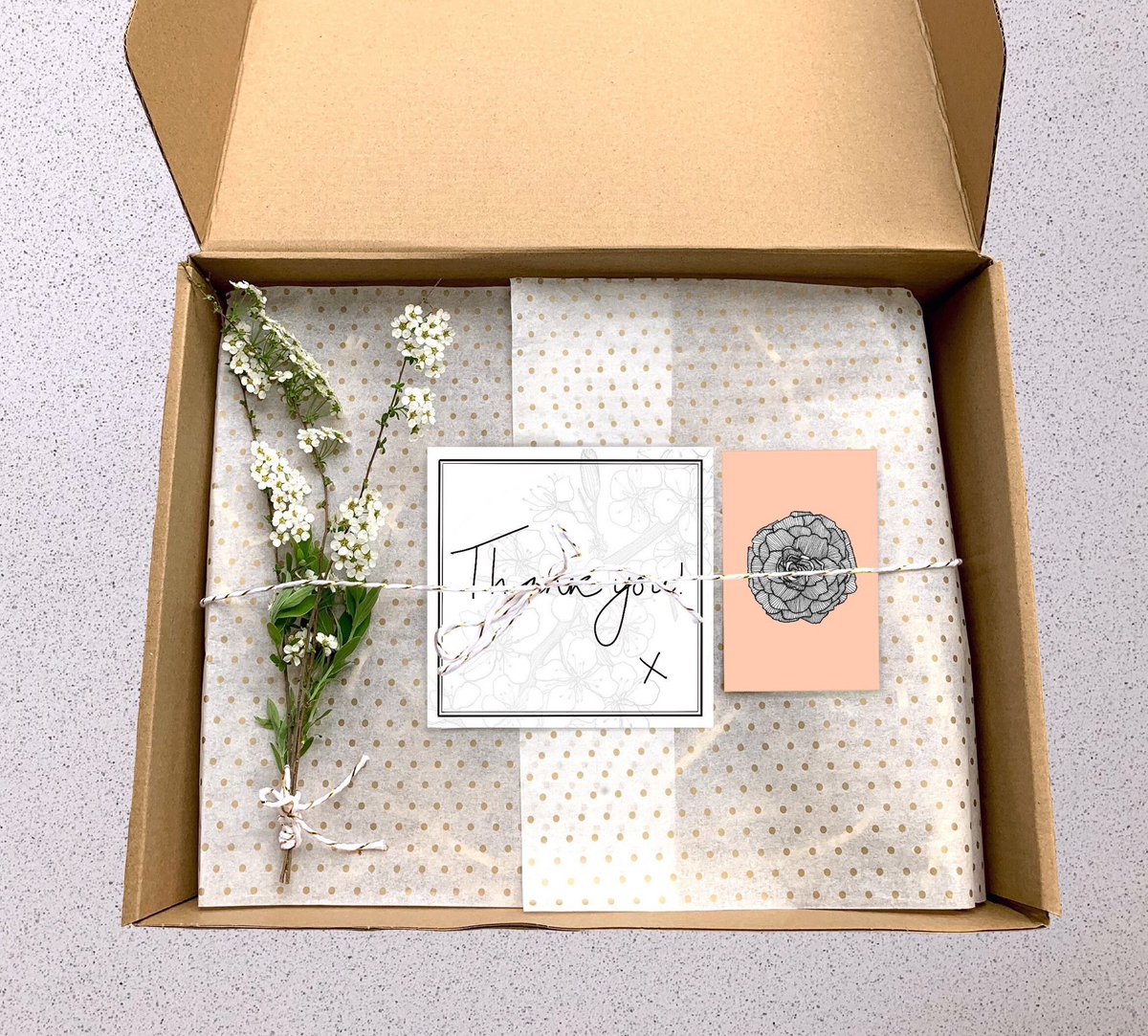 New stuff alert! A monthly, mystery gift box full of goodies is now available to purchase from my Etsy shop. 
⚡️Each Month a new theme, a new collaboration with a small business and new products inside!
etsy.me/3UJ3bgr #art #subsriptionbox #artist #sundayvibes #giftbox