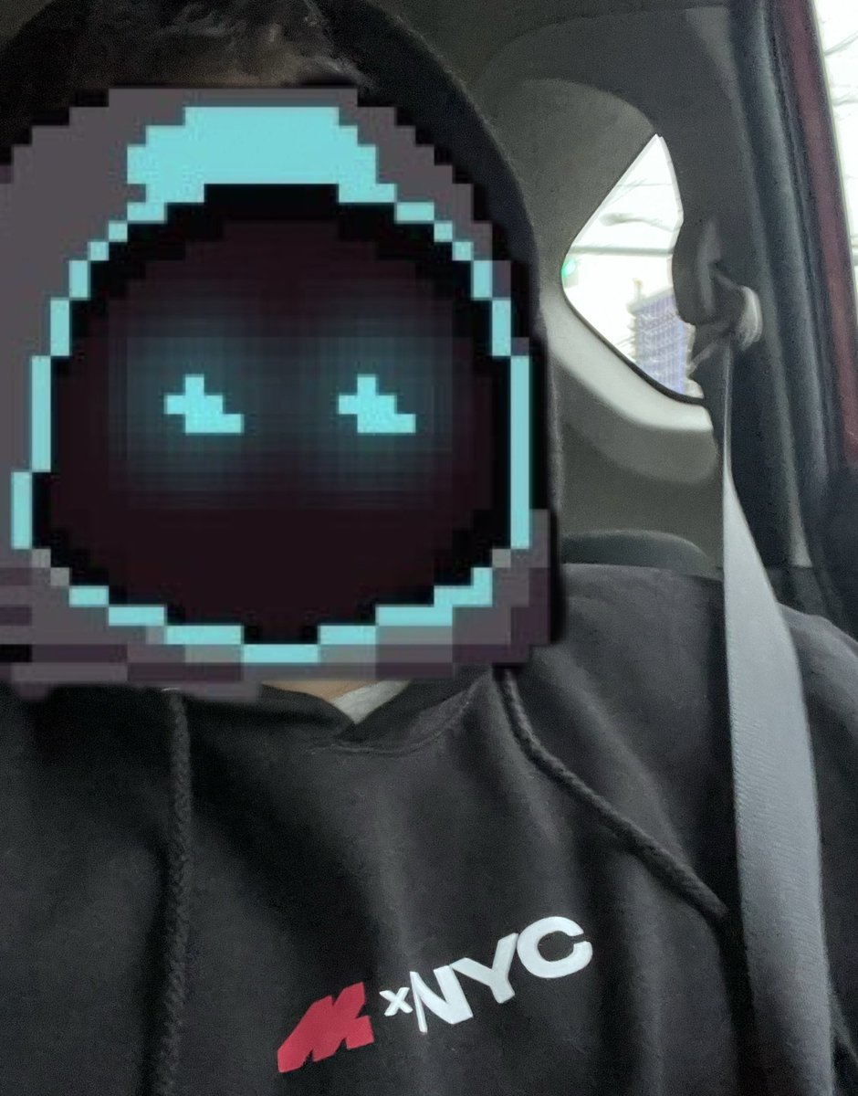 Gm everyone ☕️☀️

Nothing like a cold <a href="/RaposaCoffeeCo/">raposa.</a> and <a href="/mobstudios_/">Mob Studios</a> hoodie to keep me warm on my way home from New York!