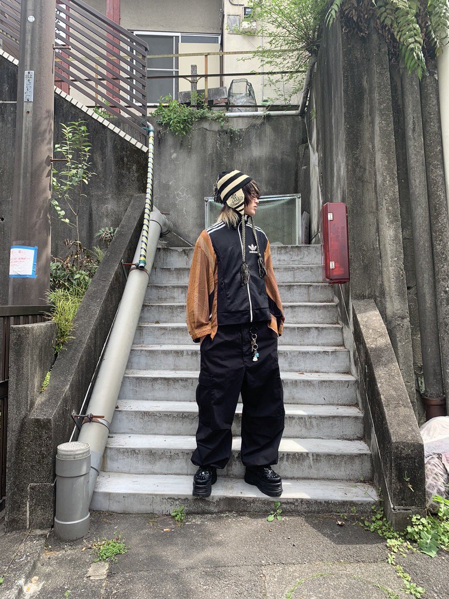 shokun12345's tweet photo. My Remake Brand.
I made it.
If you want, please contact me.
tops : RE:JSEY
belt : USED
hat : vivian
pants : GU
shoes : YOSUKE
.
.
.
.
.
.
#リメイク古着 #古着リメイク #リメイクブランド #古着コーデ #Remake #remakejacket #ジャージ #ジャージリメイク #リメイク服 #オーダーリメイク https://t.co/CZuiR1nyPp
