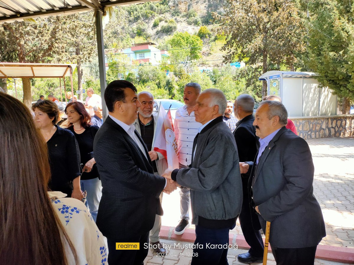 Mezitli_AkParti's tweet photo. 📍Cemilli Mahallesi 

Mersin Milletvekili adayımız Sn. @ALKIRATLI İl yönetim kurulu üyelerimiz, İlçe başkanımız Sn. @uslu_zafer ve Teşkilat mensuplarımızla Cemilli mahallemizi ziyaret ettik; Hemşerilerimizin bizlerden isteklerini dinledik.🇹🇷 https://t.co/5c0AXGQRp6