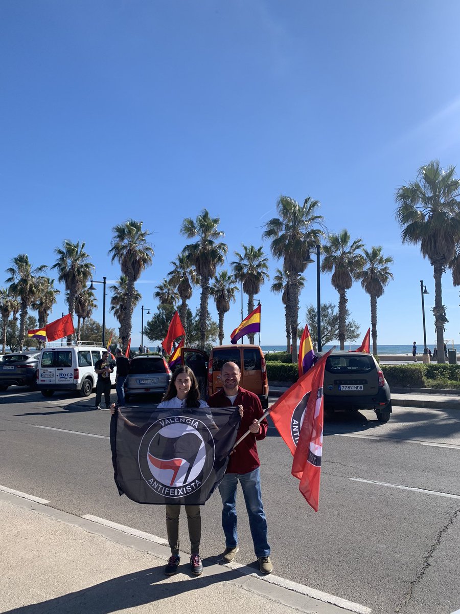 EU_Valencia's tweet photo. Hem participat en els actes pel record als republicans represaliats pel franquisme. 
💐Després de la caravana republicana, s'ha realitzat l'homenatge al cementeri de Paterna. 

❤️💛💜Memòria, veritat, justícia i reparació. https://t.co/lv796bZoqV