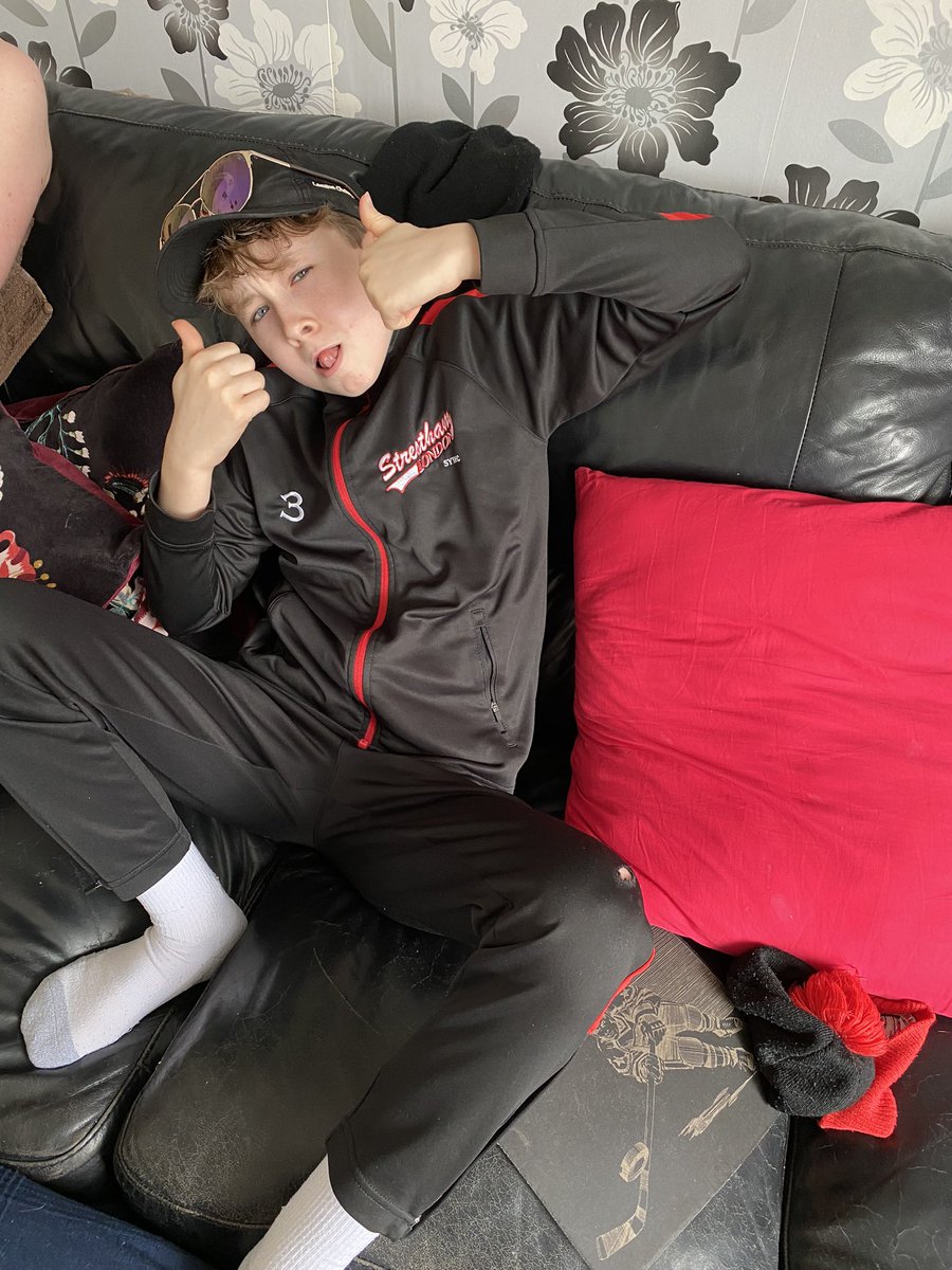 andy_gaffey's tweet photo. @StreathamHockey Gutted we couldn’t be there today… but tuning in from Streatham https://t.co/mB2nYn7Ifd