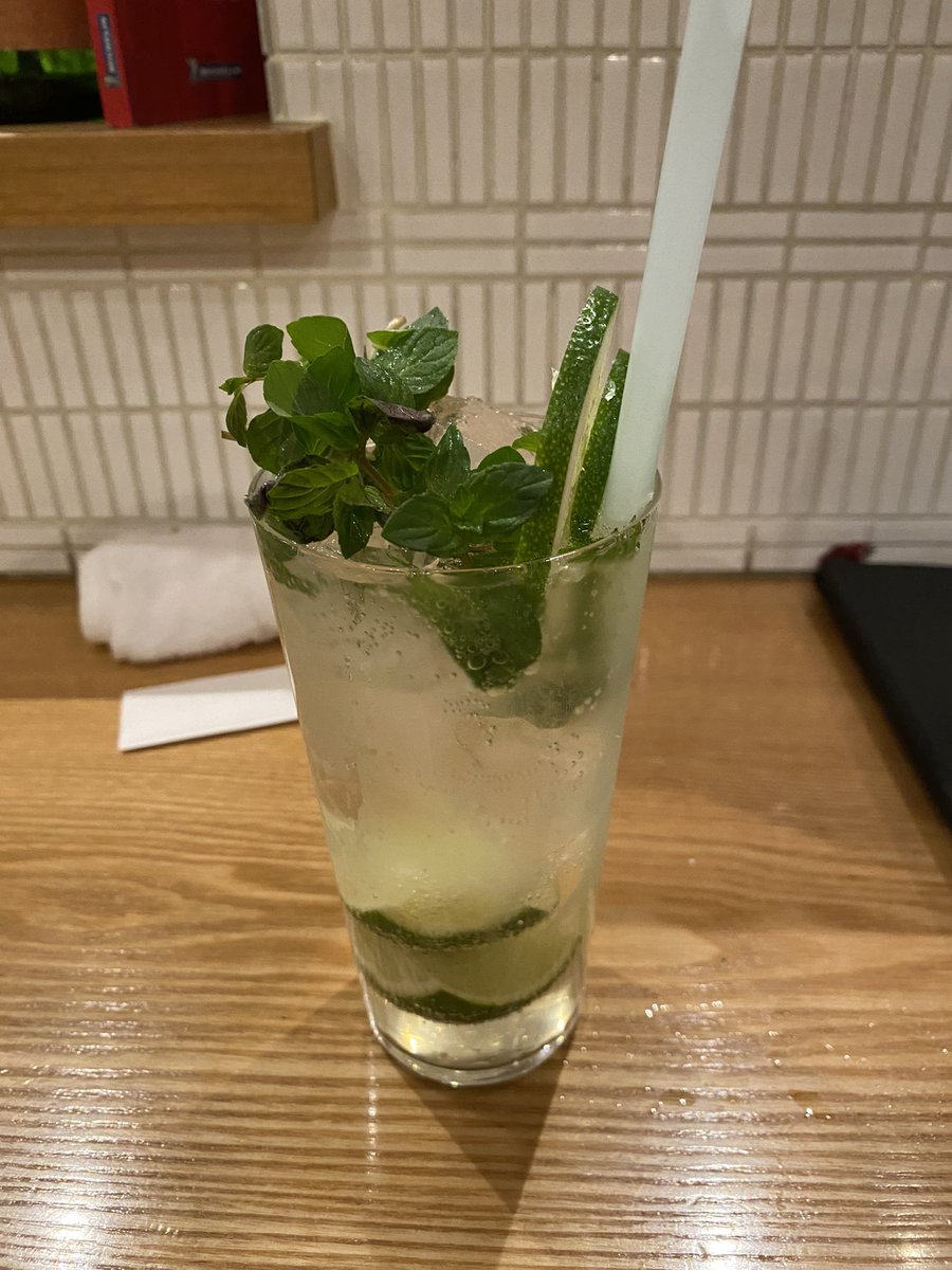 EMPER0R4649's tweet photo. おばんです😊
久々の友達と外飲み🍶
前から気になってた
氏ノ木さんのアジフライ🐟
美味しかった(〃ω〃)

#氏ノ木
#居酒屋
#仙台
#アジフライ https://t.co/FXp7h2Uxh9