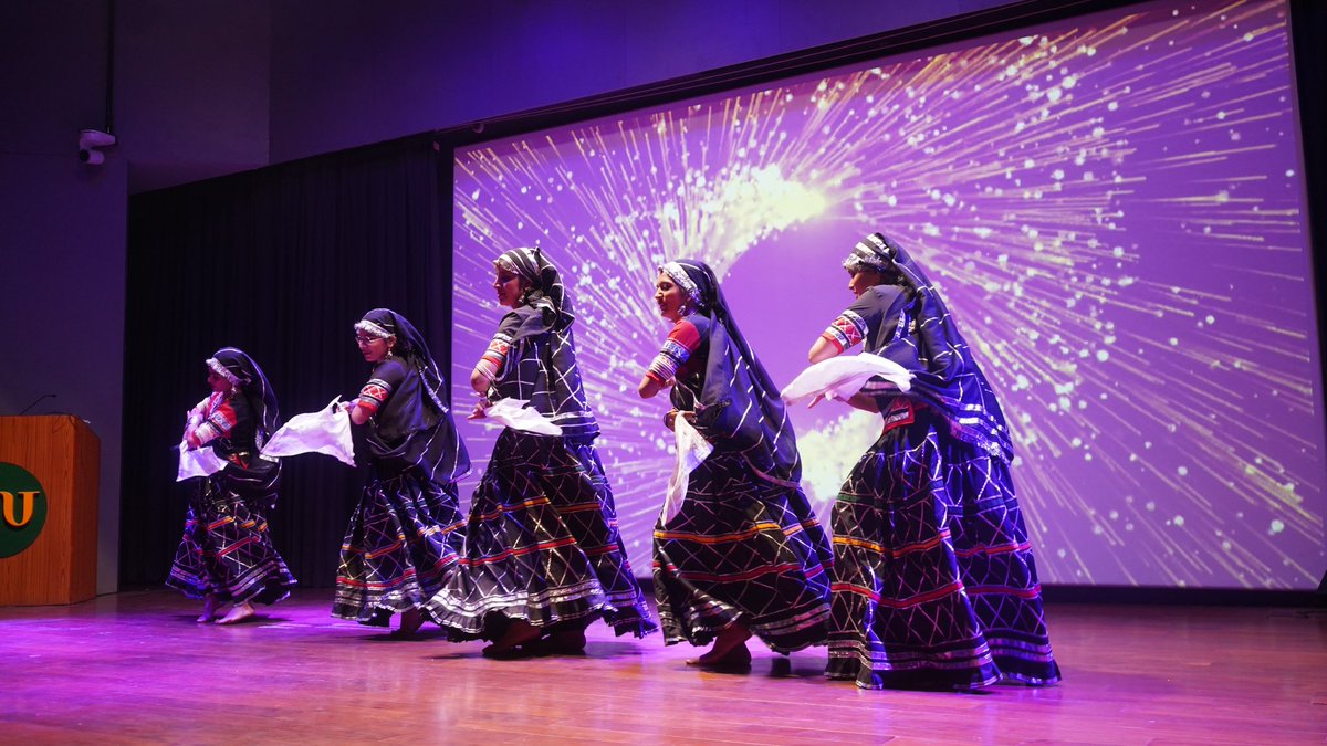 IndiaY20's tweet photo. Students of Mody University performed during #Y20Talk on theme “Padharo Mhare Des” a cultural dance and music show representing Rajasthani folk history. 

@ModyUniv 
@INDGeniusOrg 
#Y20India https://t.co/4wTihMP8pl