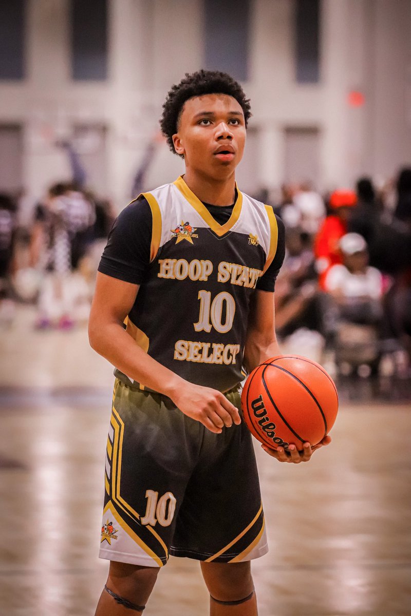 baunderfour's tweet photo. Championship Sunday! @HoopSeenNEXT https://t.co/sFQo4uMgxp