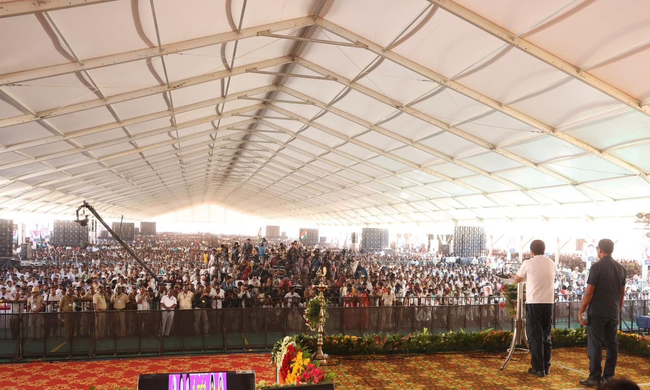 कर्नाटक चुनाव: राहुल गांधी ने नंदिनी स्टोर पहुंच PM मोदी पर साधा निशाना- Karnataka elections: Rahul Gandhi targets PM Modi at Nandini store