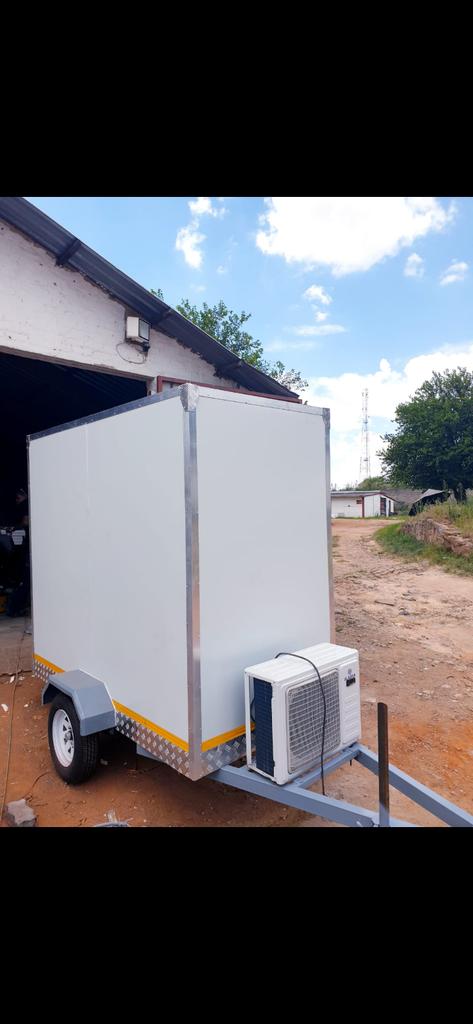 SanbleC's tweet photo. @redmarketsunday Mobile Utility Trailers for SALE and for RENTAL.
✓ Mobile Kitchens 
✓ Mobile Toilets 
✓ Mobile Refrigerators 
✓ Mobile office. 
We also do custom designs as per customer request
CALL|| APP +263 778 932 490
#redmarketsunday @iMisred https://t.co/EGdPDIpBtq