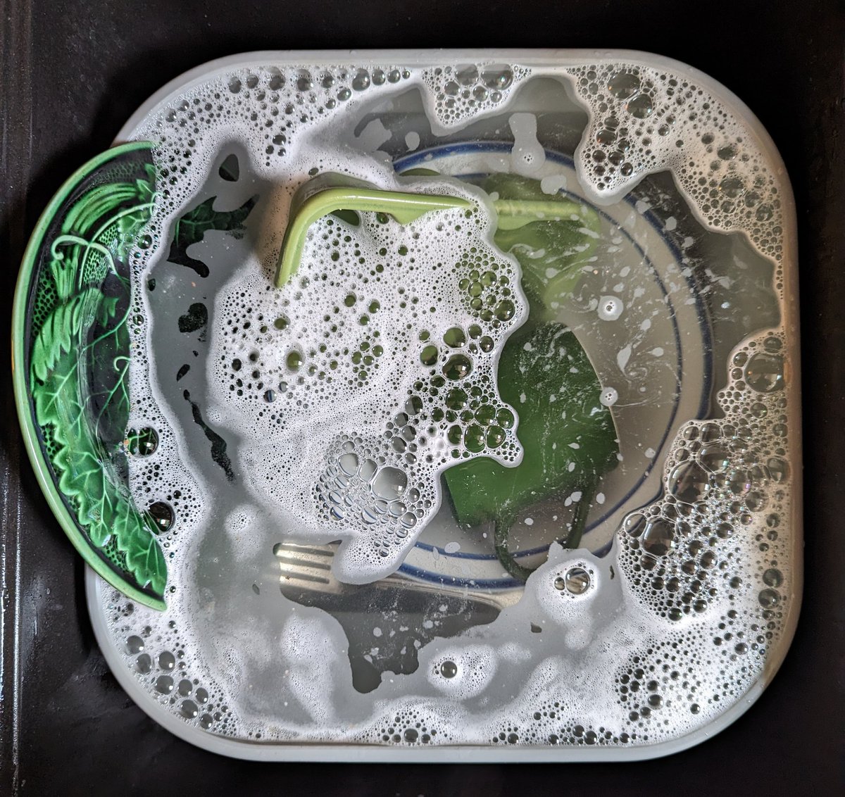 TheProjectRoom's tweet photo. The excitement of a new washing up bowl and obsessing over bubble detail #verybritish #AuDHD https://t.co/bM8amyoNXK