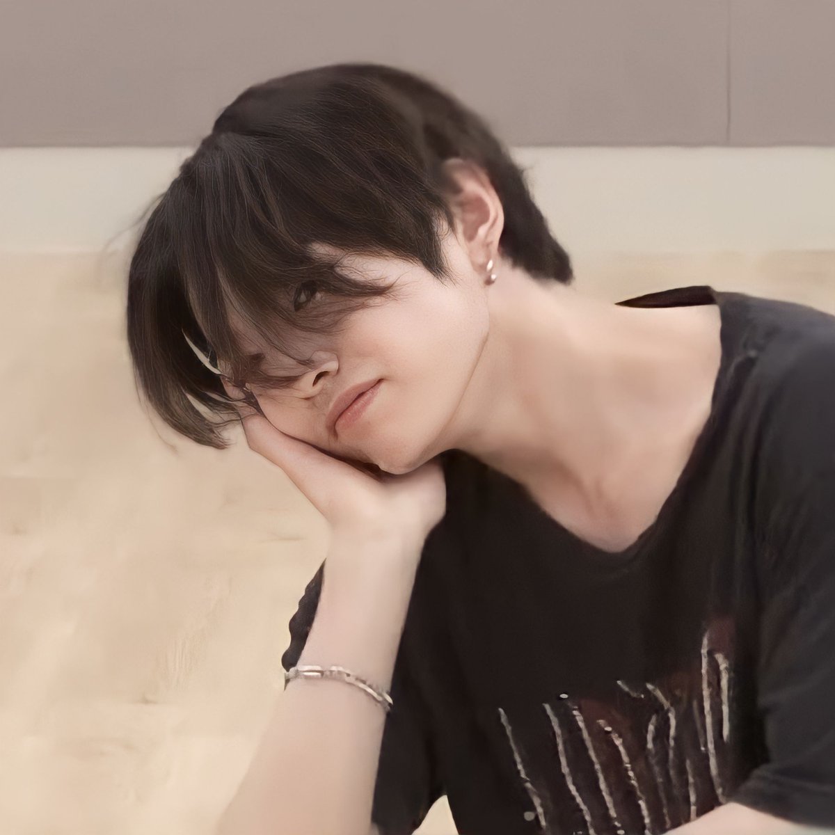 hayatefeed's tweet photo. hello HAYANGIz,  how are you all? 🤗 https://t.co/3oPSBGAmpW