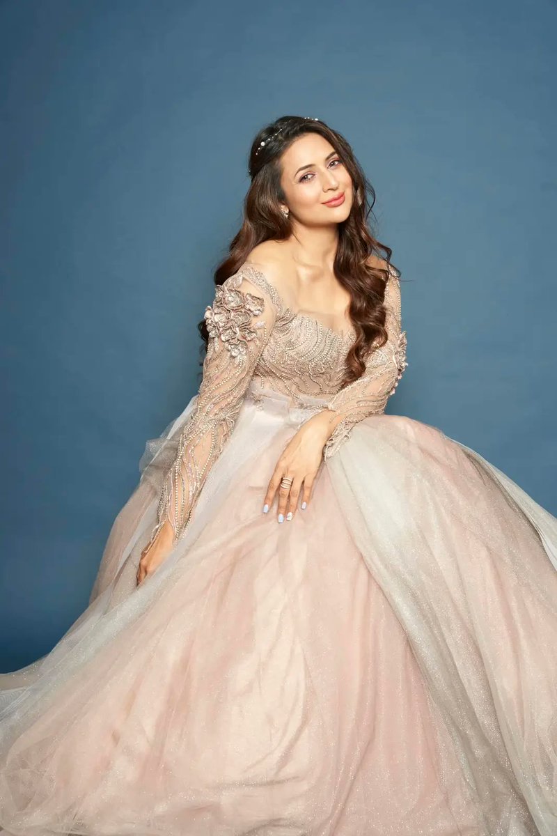 TellyFusion's tweet photo. Effortless beauty @Divyanka_T ππΈ
#DivyankaTripathi #Divians #DivyankaTripathiDahiya https://t.co/MncoqR4aG0