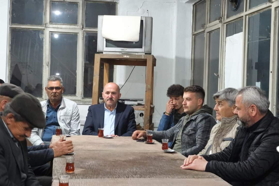 📌ÖREN 
#DoğruZamanDoğruAdam diyerek Hep birlikte #TürkiyeYüzyılı nı inşa etmek Cumhurbaşkanımız Sn. Recep Tayyip Erdoğan'ı tekrar 13. Cumhurbaşkanı seçmek için, Gönüllerin Başkanı Metin Ertürk, ile birlikte  #Ören mahallemiydeydik. Birliğimiz daim 14 Mayıs zaferimiz olsun.