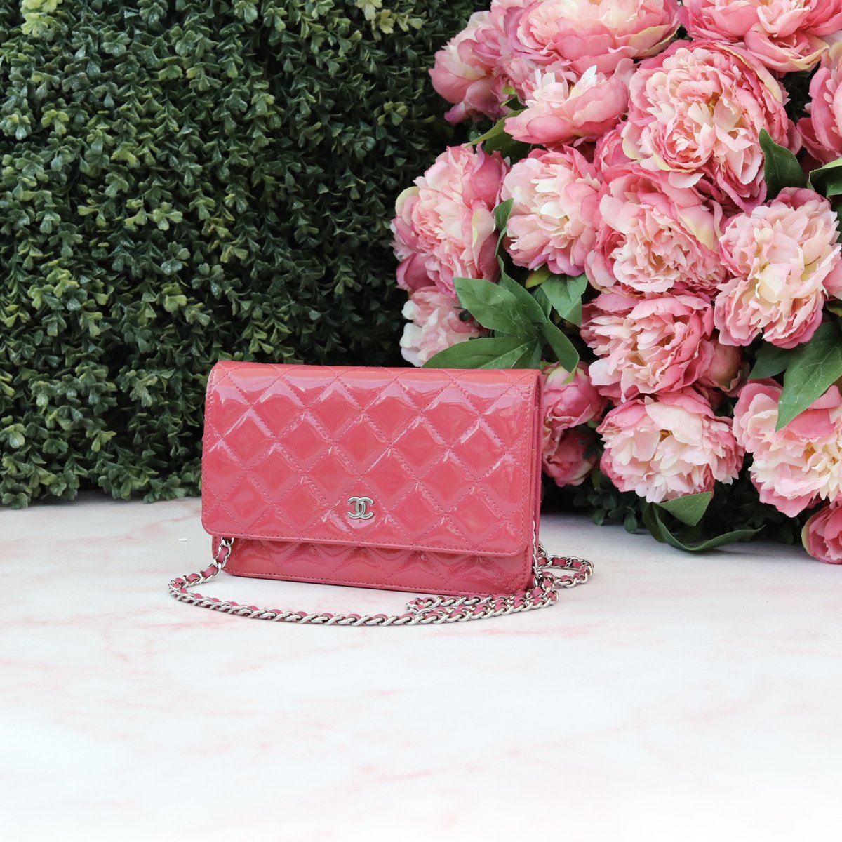 BagReligion's tweet image. New Spring favourites have arrived on our website! 💐🌼 Tap to shop the Chanel Patent Quilted Flap WOC in Pink today! 

Head to the link in our bio to shop our new arrivals now.

#luxuryconsignment #luxuryresale #torontoconsignment #springbags #chanelwoc