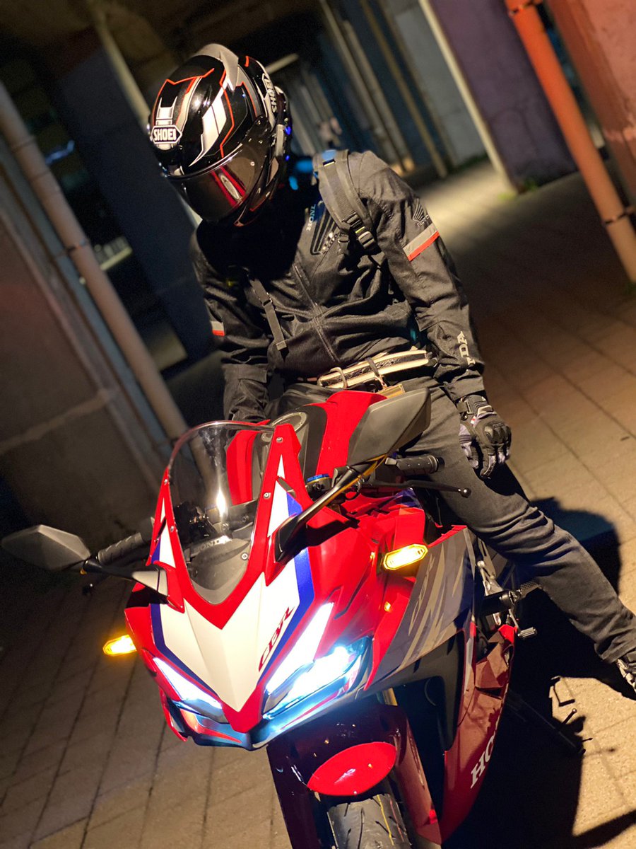 CBR250RRグランプリレッド、無事納車いたしました！！
むちゃくちゃカッコいい…大切にします
#CBR250RR
#バイク好きと繋がりたい