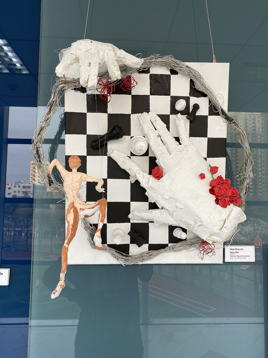 FernandaOlivaRi's tweet photo. After hours of work we had a successful Art Exhibition for our international day at #CAIS! #changchun #teachinginchina #arteducation https://t.co/CoW5oulqKt