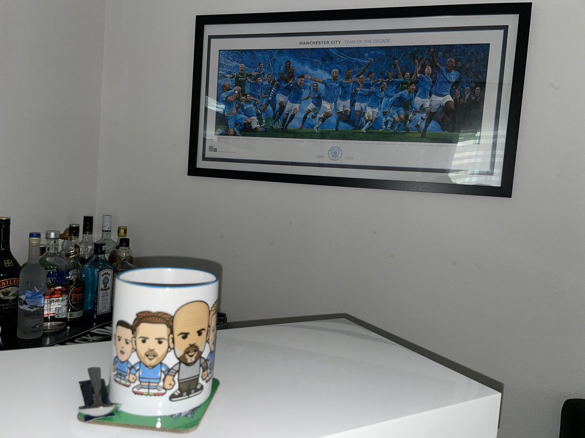 Renathuu's tweet photo. โCoffee timeโ in my Barโฆ โ๏ธ๐๐ผ๐๐ #TeamOfTheDecade #MCFC @ManCityPT https://t.co/hTFGjAFHY9