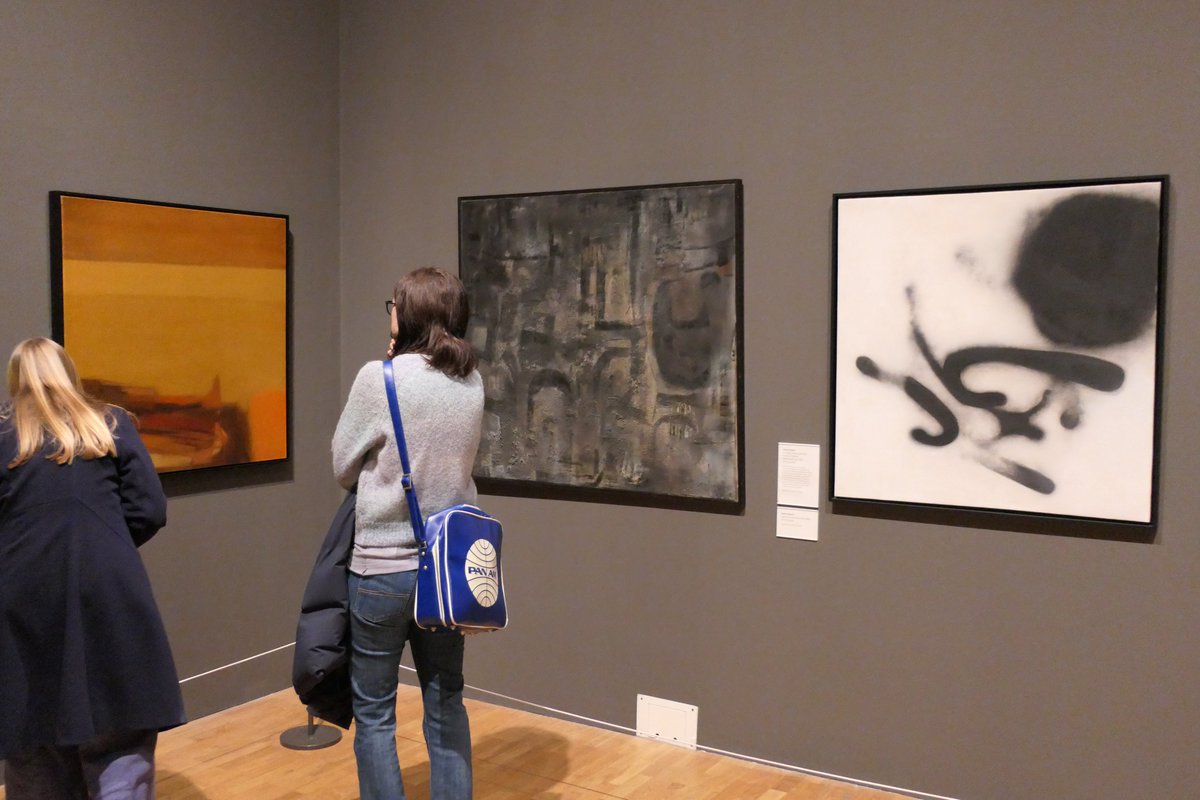 BarjeelArt's tweet photo. Today we celebrate the birthday of Lebanese modernist Helen Khal (1923-2009). 

Her work is currently on display at the Whitechapel Gallery, London in the exhibition “Action, Gesture, Paint: Women Artists and Global Abstraction 1940–70.”

Photos by Khalil Itani

#HelenKhal https://t.co/J2fWoH3DVD