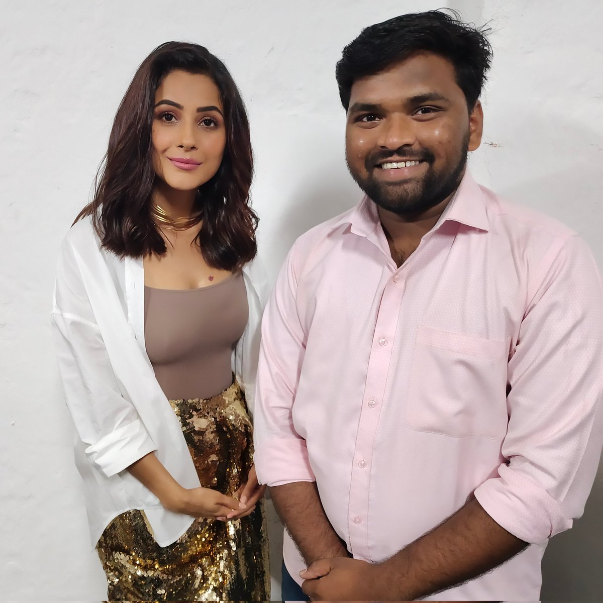 Clicked with @ishehnaaz_gill Post Interview of #kisikabhaijaankisikijaan , Best wishes to her as she is Debuting on Silver Screens with #SalmanKhan𓃵 

#ShehnaazGill𓃵 #Shehnaazians #ShehnaazGiIl #ShehnaazGillfans #ShehnaazGallery #ShehnaazGillArticles #SalmanKhan𓃵