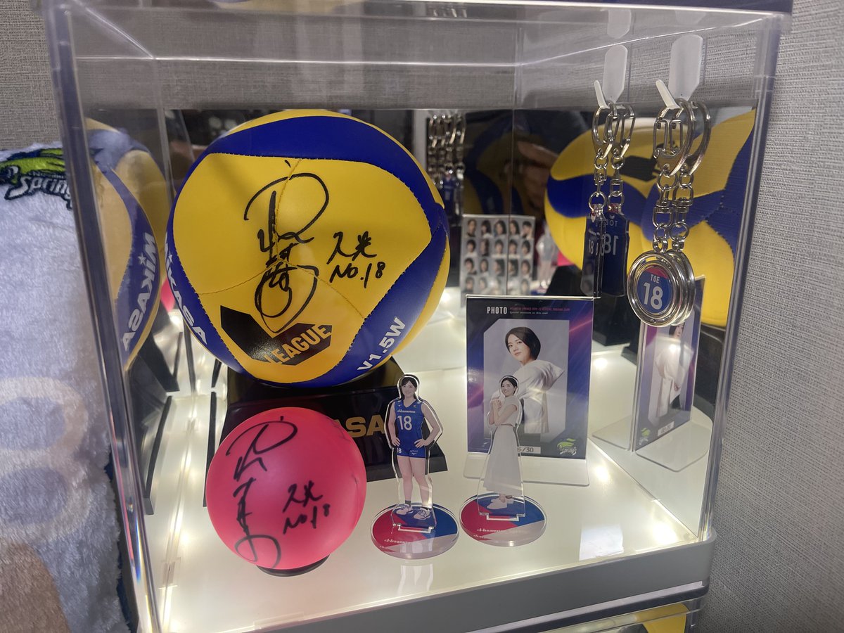 odyssey1701's tweet photo. 戸江真奈選手🔟年間お疲れ様でした。
今までスポーツに全然興味はなかったけどこんなにバレーボールが好きになったのは真奈ちゃんのおかげです。ありがとう😊寂しくなるけどこれからの新しい人生も応援してます‼️
#戸江真奈 選手
#久光スプリングス https://t.co/eZk1GRallH