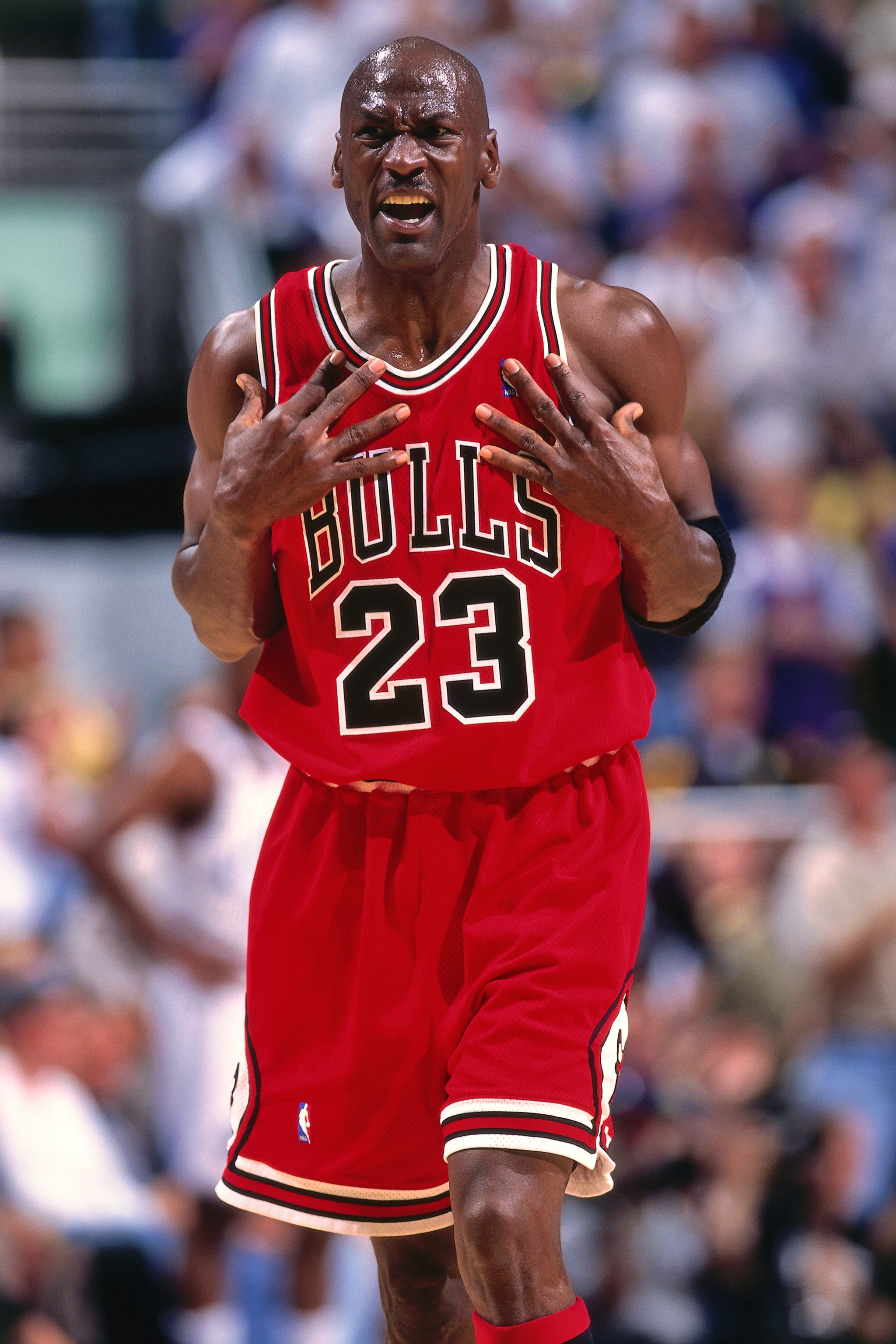 La Galerna on X TalDiaComoHoy de 2003 Michael Jordan se retiro del baloncesto profesional con 6 anillos de la NBA sin haber pagado ni un duro a Enriquez Negreira. https t Zb7VPj7Vk6 X