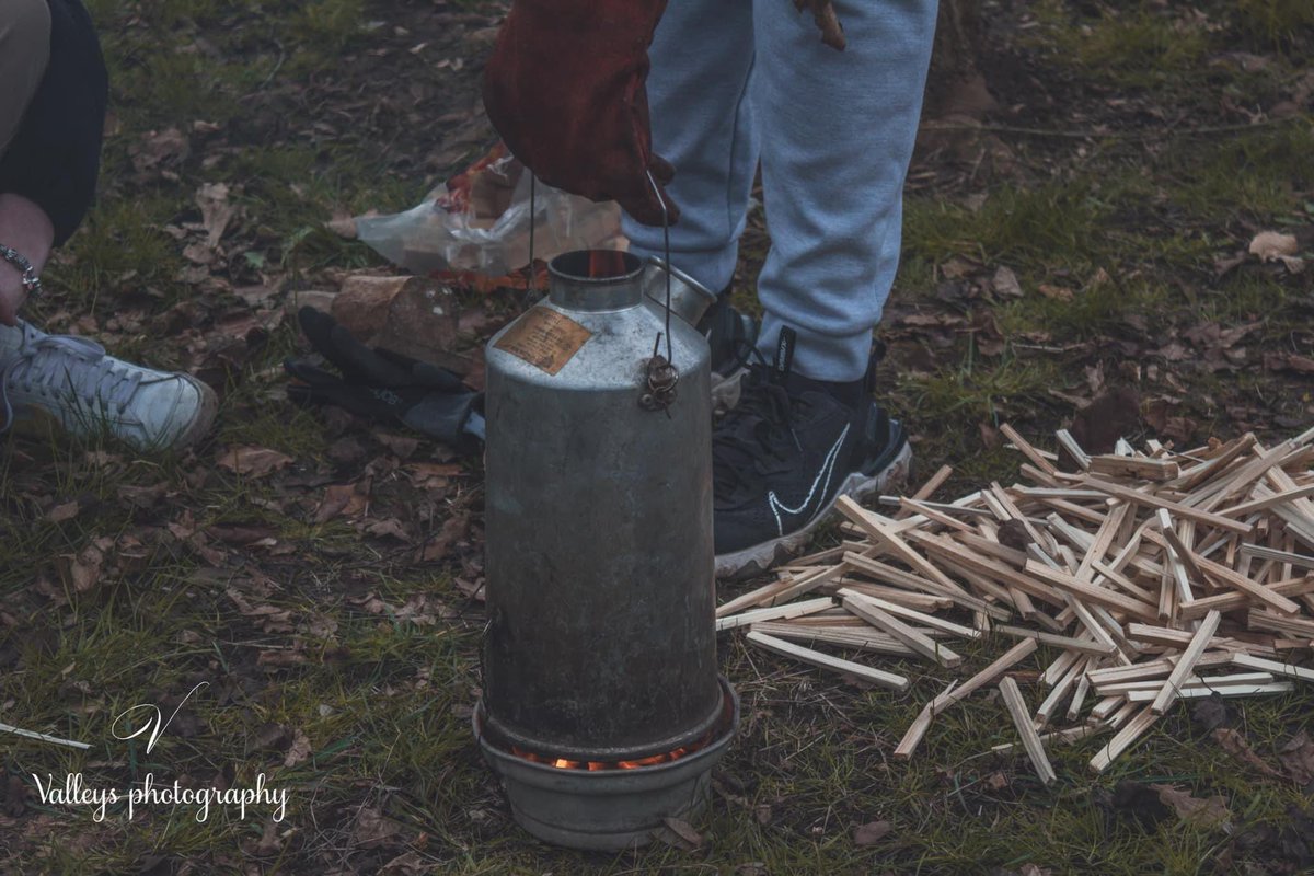 sapphireashx's tweet photo. The most important lesson for any #ForestSchool Leader in their training is how to make the perfect #KellyKettle coffee! 🔥☕️

(Or maybe that’s just my favourite thing to teach 🤣) 

More info on Level 3 Forest School Leader Training with @Ignite_UP : https://t.co/09B5k0J2kJ https://t.co/B2Tz6lAJex