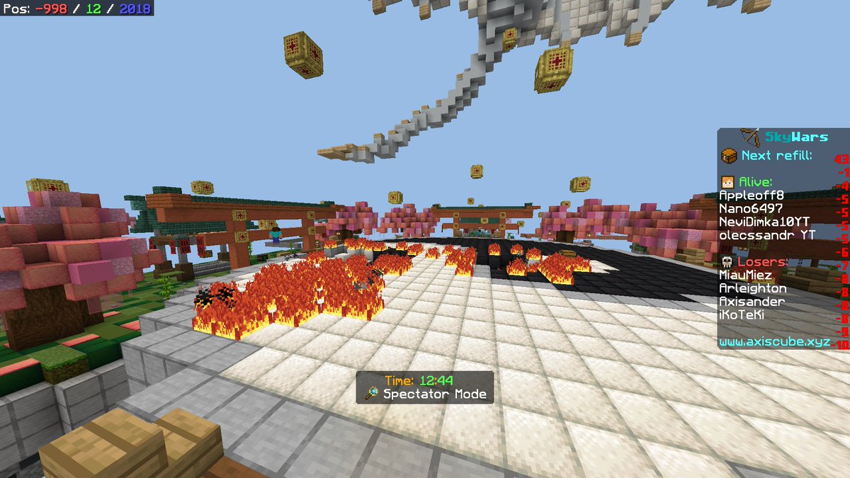 AxiscubeXYZ's tweet photo. Our team and some testers playing on a new Skywars-LuckyBlock map. https://t.co/4N2PQZLQH3
