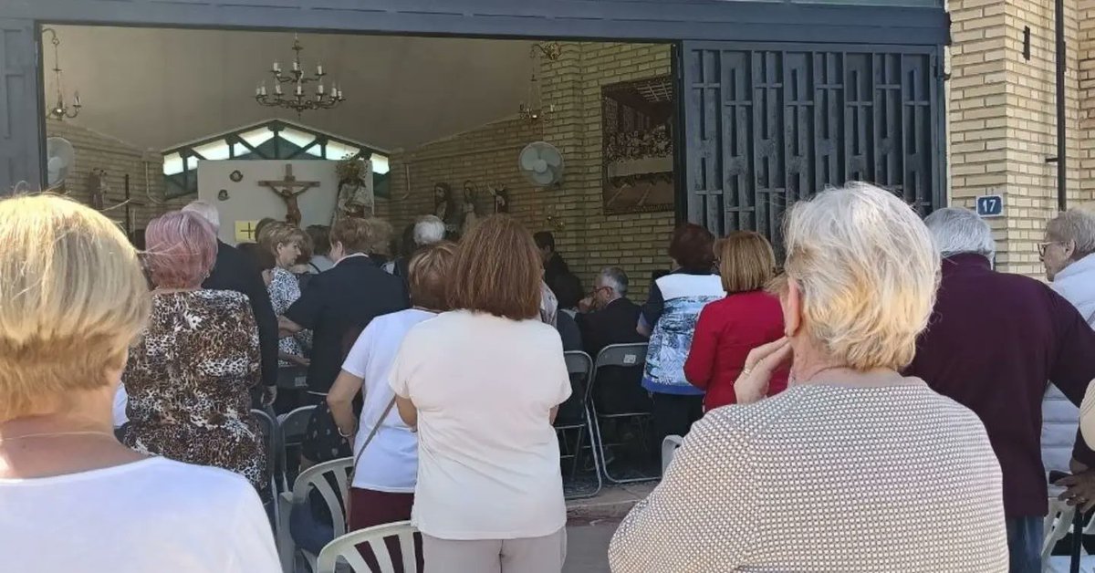 VOX_Torrent's tweet photo. Enhorabuena a los vecinos de El Pantano que hoy han celebrado la reapertura de su ermita, María Asunta al Cielo, tras estar cerrada más de un año.
Ha sido un placer poder acompañaros en esta gran celebración.
#CuidaLoTuyo #CuidaTorrent https://t.co/wvslXPJ8LY