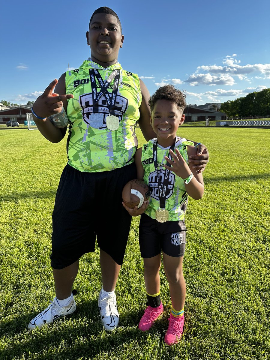 thecoresports's tweet image. Kash &amp;amp; Mason won Top Performers for their age group yesterday @ the RNR Top 100 youth football camp. #Coreboys @rnrtop100 @KashDaviss