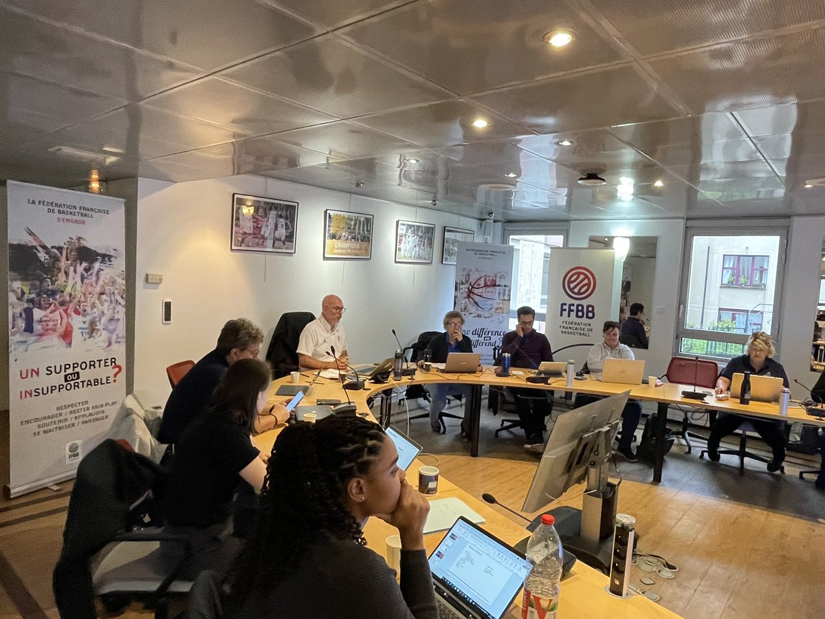 Fin de 2 jours de travaux sur les actions de prévention des incivilités. <a href="/ffbasketball/">Fédération Française de BasketBall</a> Très Riches échanges dans un esprit de co-construction où chacun s’enrichit des expériences et actions des autres au profit du réseau.